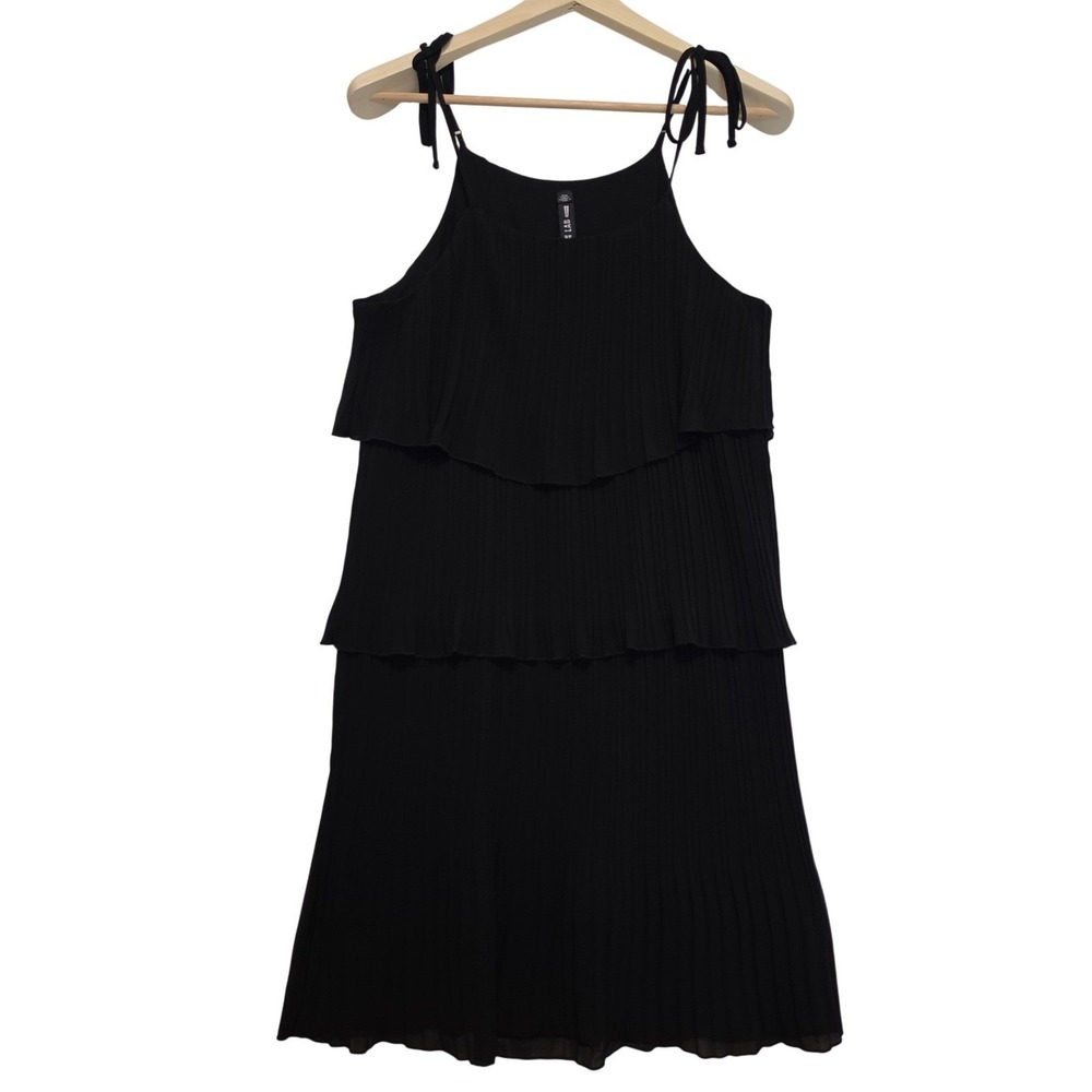 Design Lab Lord & Taylor Tiered Pleated Sleeveless Tie Strap Black Dress Size M